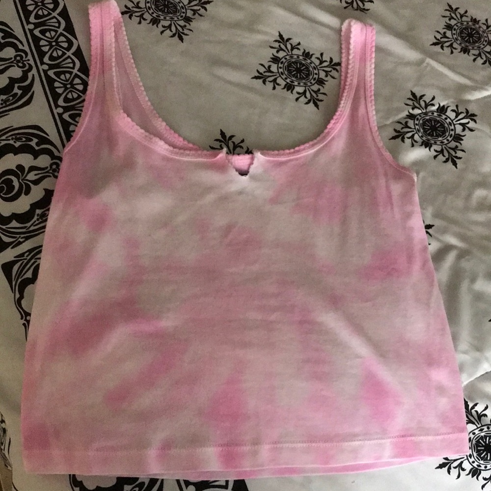 Cropped tie dyed shirt💘